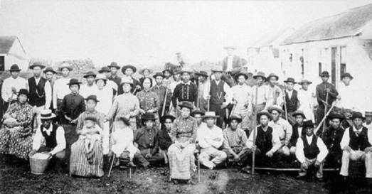 Early_Japanese_immigrants_to_Hawaii.jpg